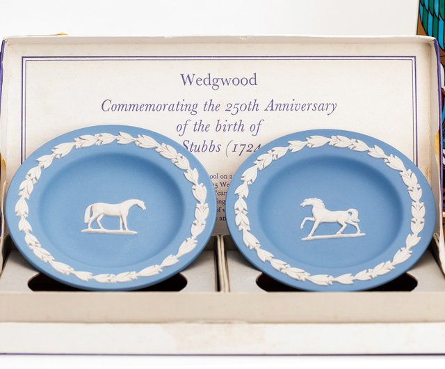 ウェッジウッド・ウェーバリー プレート 英国製 Wedgwood (ウェッジウッド) プレートセット 黒壷 英国製 27cm
