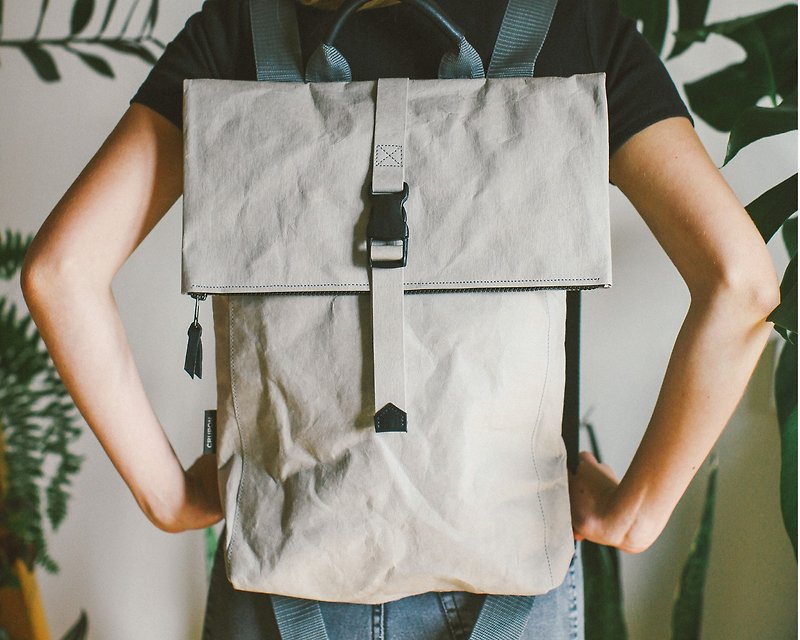 Eco Friendly Backpack, Folded Top Backpack, Gray Rucksack Backpack, Rolltop Grey - กระเป๋าเป้สะพายหลัง - กระดาษ สีเทา