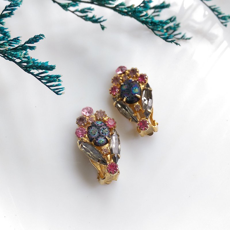 Western antique jewelry. Deep Galaxy Flower Clip Earrings - ต่างหู - โลหะ สีทอง