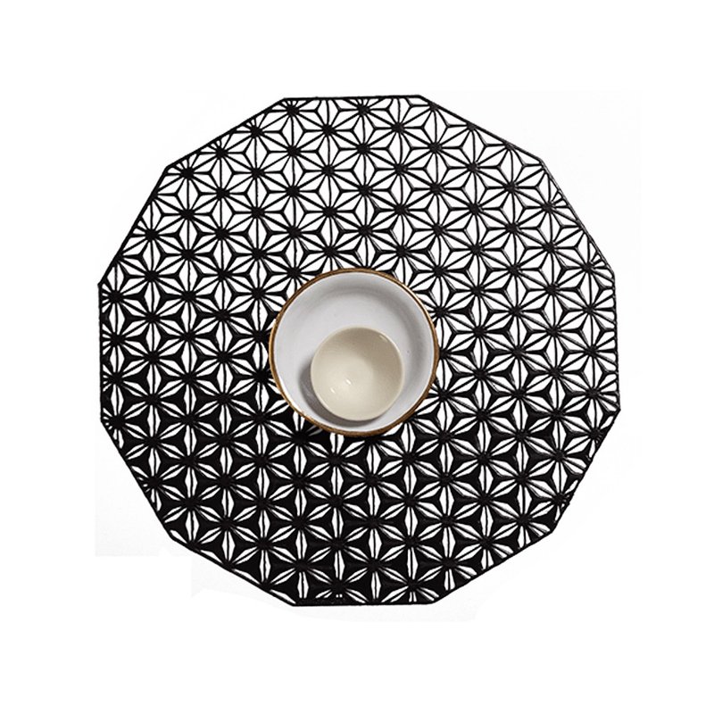 KALEIDOSCOPE PLACEMAT IN GUNMETAL - ผ้ารองโต๊ะ/ของตกแต่ง - พลาสติก สีดำ