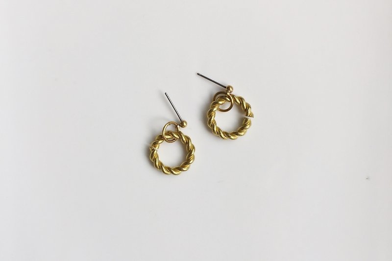 Fried donut brass earrings - ต่างหู - โลหะ สีทอง