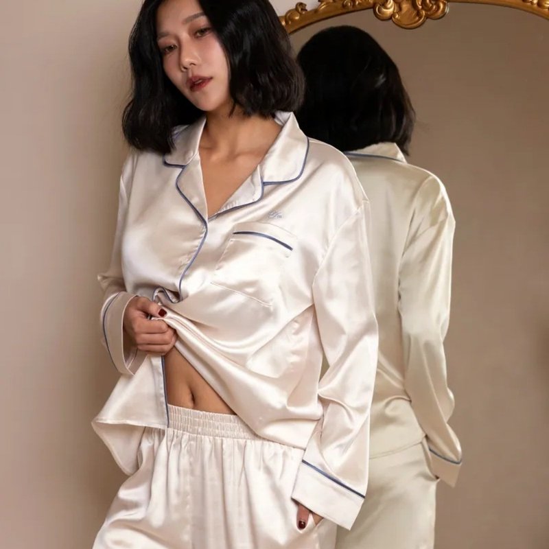 Midnight Luxe 珍珠光拼接質感長袖套裝-月光奶白 × 海霧藍 - 睡衣/居家服 - 其他人造纖維 白色