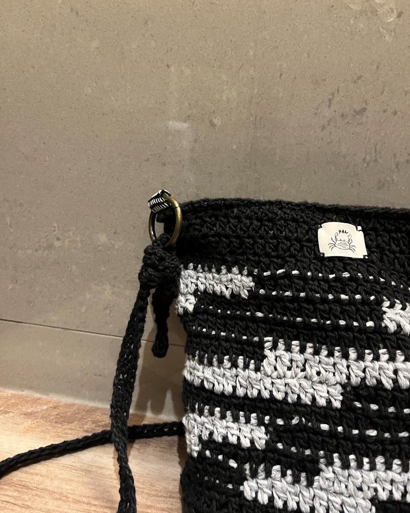 Flow丨Handmade Crochet Bag丨Black & Gray - Messenger Bags & Sling Bags - Cotton & Hemp Multicolor