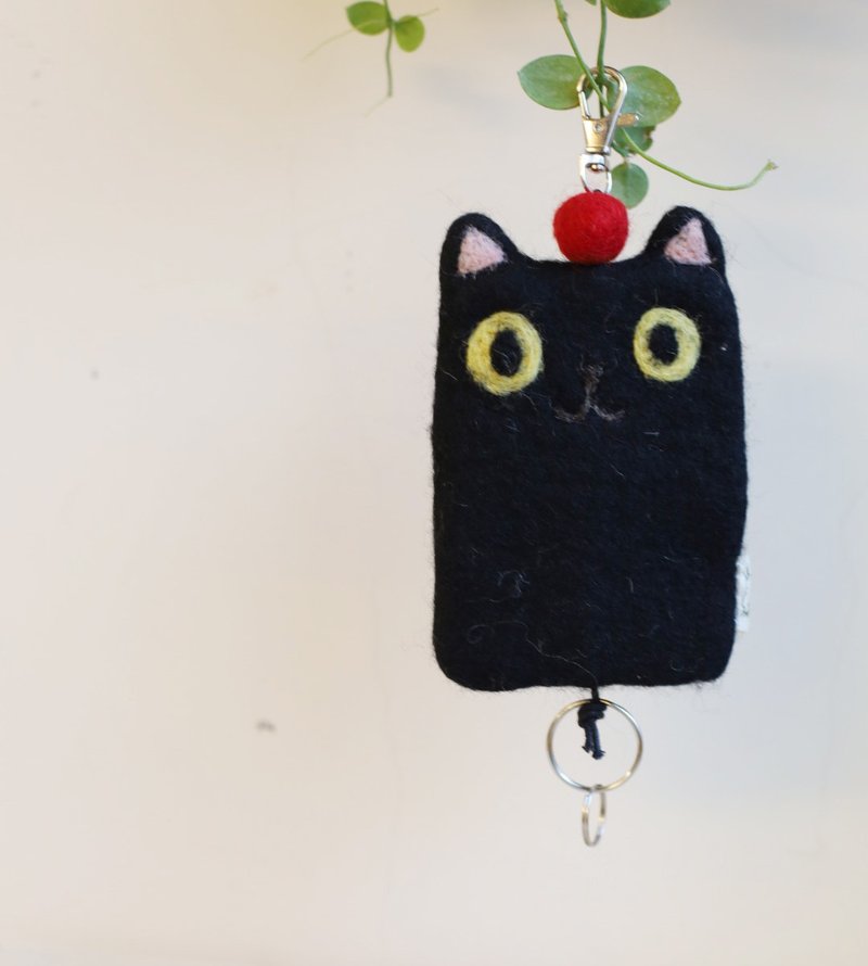 Wool comes from the sheep mountain wool felt key bag - big-eyed black cat - อื่นๆ - ขนแกะ สีดำ