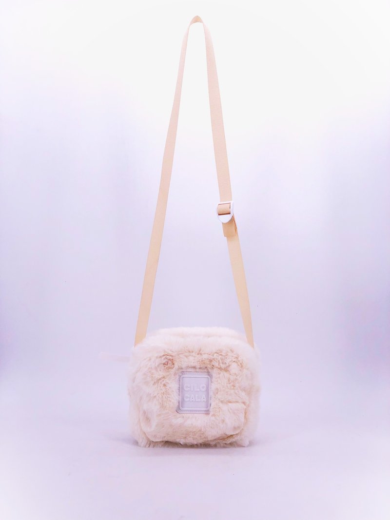 Fur Milky Mashikaku Shoulder - Messenger Bags & Sling Bags - Other Materials 