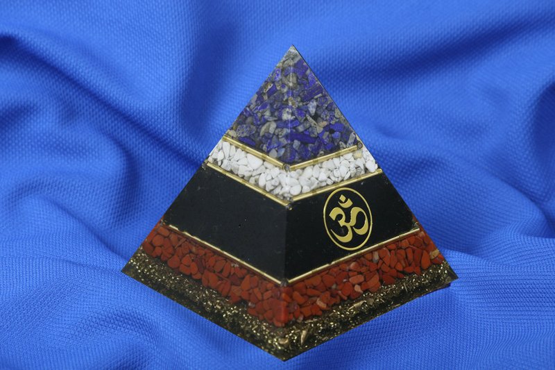 Orgone Pyramid Orgonite Aether Energy Energy Conversion Orgone Meditation Crystal - ของวางตกแต่ง - คริสตัล สีดำ