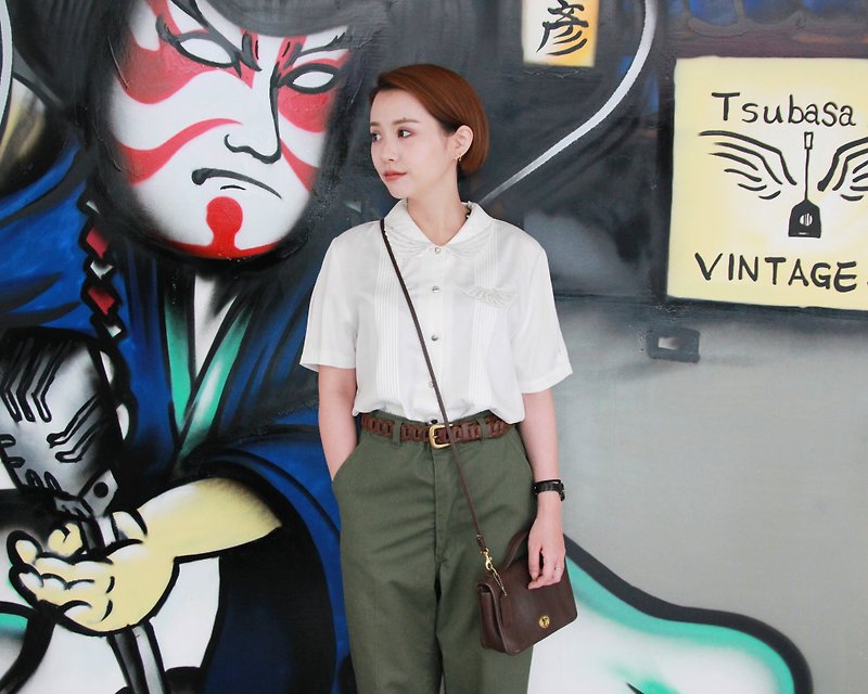 Tsubasa.Y ancient house with waves and pearl short-sleeved white lining, lady shirt - Women's Tops - Other Materials 