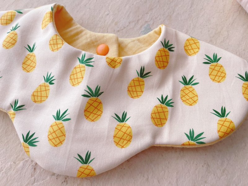 Yellow pineapple in summer. Pure cotton six-layer gauze petal ring bib/reversible - ผ้ากันเปื้อน - ผ้าฝ้าย/ผ้าลินิน สีเหลือง