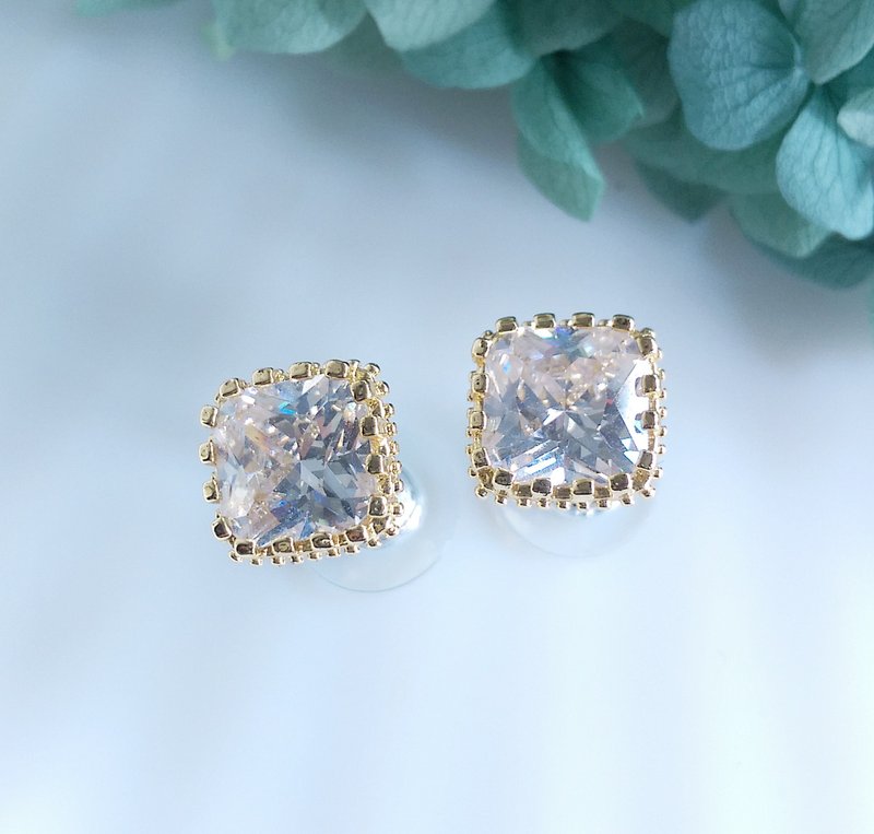 Vintage Jewelry 西洋古董飾品 小巧 方鑽 針式耳環 - 耳環/耳夾/耳骨夾 - 其他金屬 透明