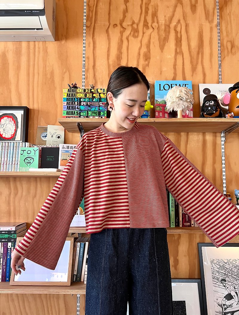 Spliced ​​short retro striped tshirt - เสื้อยืดผู้หญิง - ผ้าฝ้าย/ผ้าลินิน สีแดง