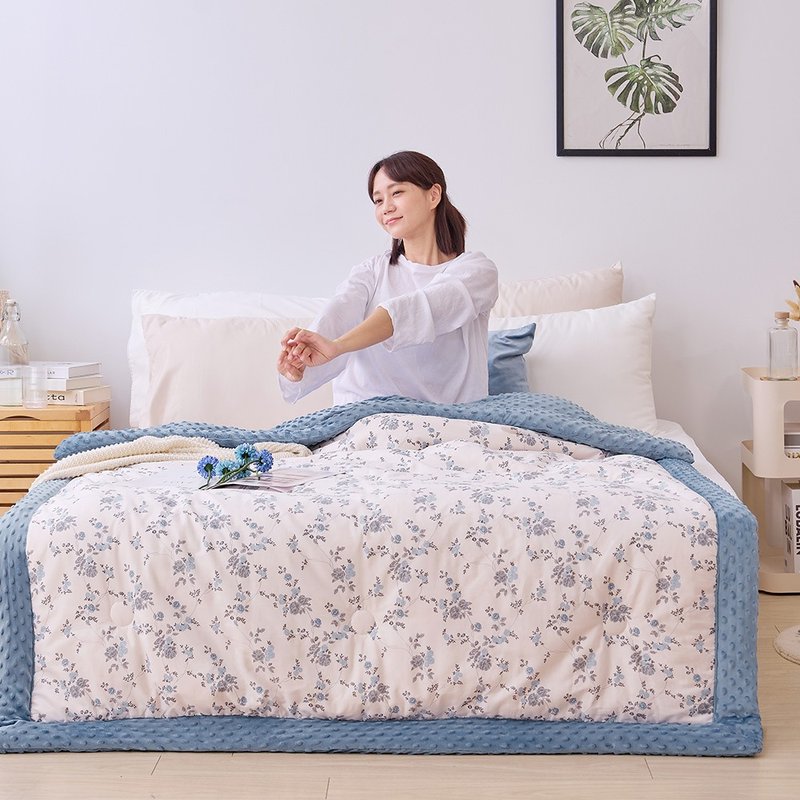 Heat Fi pure cotton bean velvet soybean antibacterial winter quilt / 150x200cm / fragrant blue flower - ผ้าห่ม - วัสดุอื่นๆ หลากหลายสี