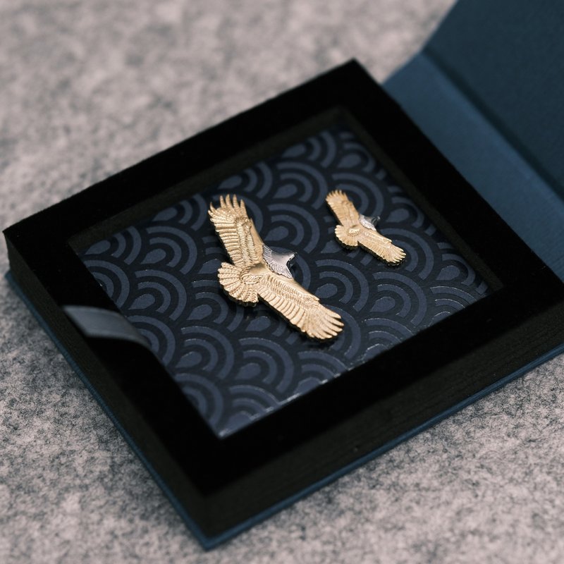 【Stylish Gifts】 SOULITE Eagle Pin Gold - Brooches - Stainless Steel 