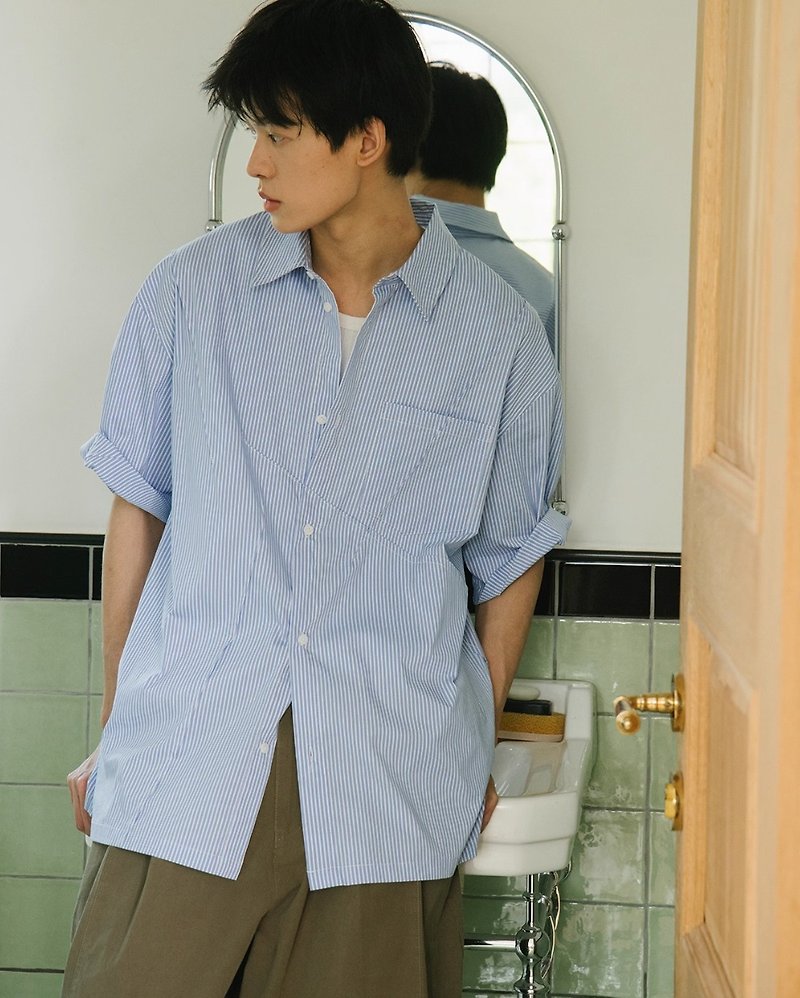 Japanese retro blue striped short-sleeved shirt - เสื้อเชิ้ตผู้ชาย - วัสดุอื่นๆ สีน้ำเงิน
