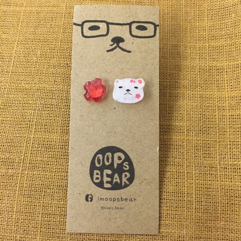 Oops bear - 賞櫻花的白熊耳環 - 耳環/耳夾 - 壓克力 白色