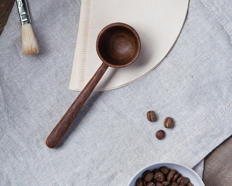 Qing system. Hand-made wooden coffee bean spoon with long handle-walnut - ช้อนส้อม - ไม้ สีนำ้ตาล