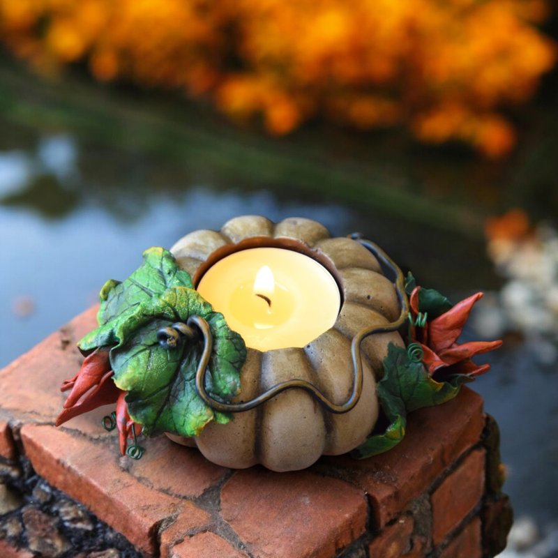 White pumpkin candle holder hand painted for tea candles with flowers and leaves - 香氛蠟燭/燭台 - 黏土 多色