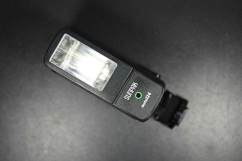 【經典古物】Sunpak Auto124 含閃燈同步線 復古閃光燈 閃光燈 - 菲林/即影即有相機 - 其他材質 