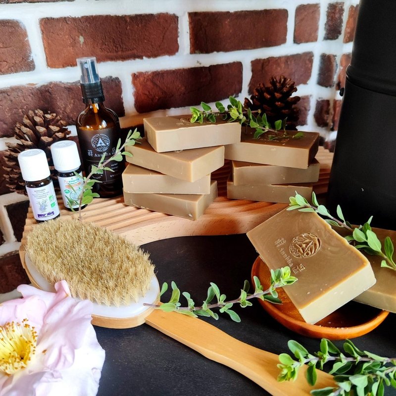 馬鬱蘭手工皂-馬鬱蘭茶湯+玫瑰天竺葵純露-不含一滴水-純露精油皂 - 衛浴用品/浴室收納 - 濃縮/萃取物 
