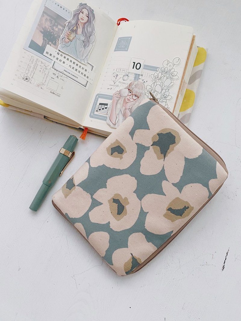 hairmo hibiscus flower zipper pen bag hand account muffin bag - gray blue (hand account. Gel pen) - Notebooks & Journals - Cotton & Hemp Blue