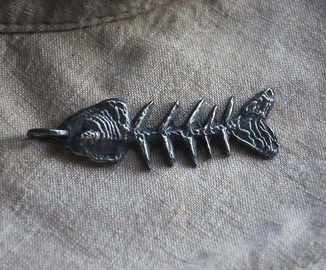 質感のあるオリジナルの手作りの海洋生物シルバーの手作りの魚の骨の
