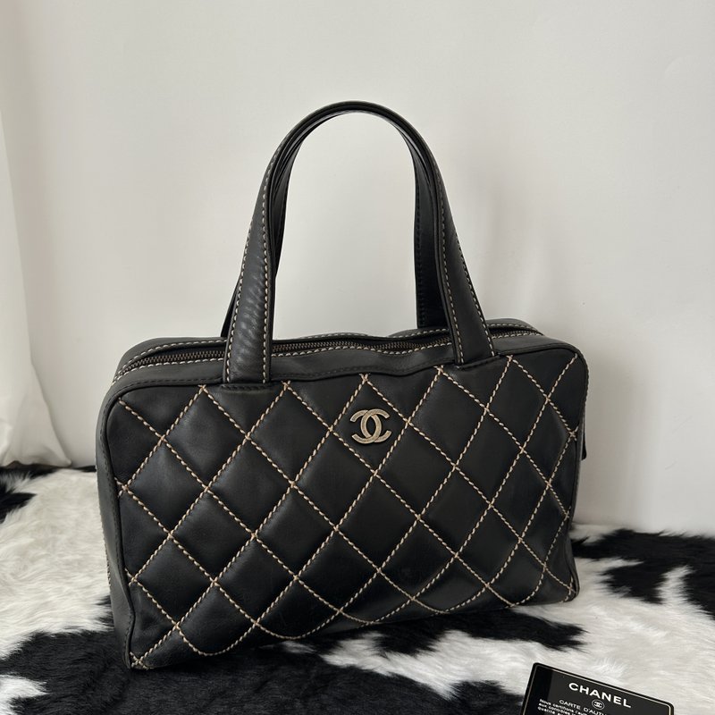 Chanel Contrast Stitch Boston Bag - กระเป๋าถือ - หนังแท้ สีดำ