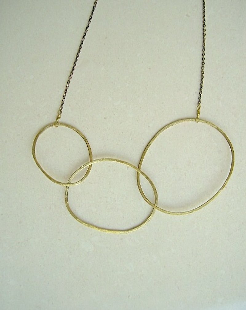 Three-wheeled necklace - สร้อยคอ - โลหะ สีทอง