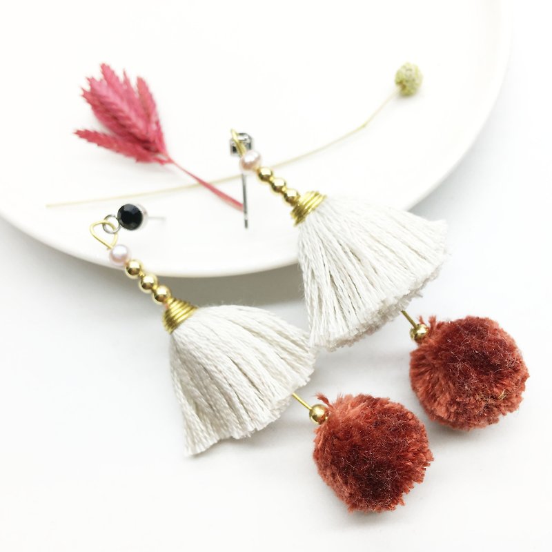 Lao Lin miscellaneous goods l Handmade fringed fur ball hairy ear dress ear hook l ear pin l Clip-On wine red - Earrings & Clip-ons - Thread Red