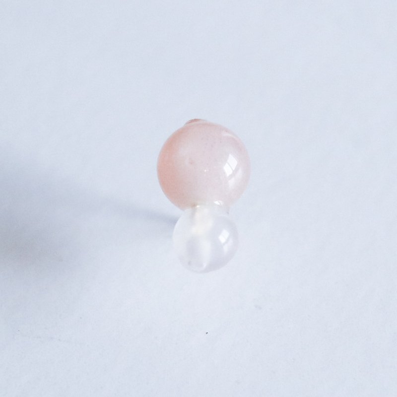 Grape Maru Pierce Pink×White - Earrings & Clip-ons - Stone Pink