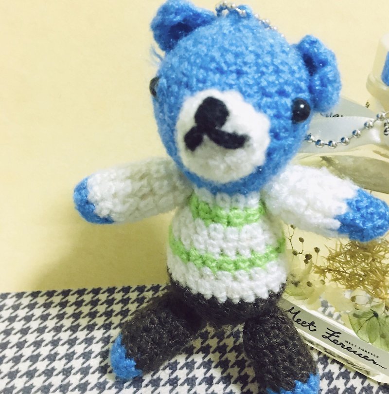 手作微笑幸福熊系列吊飾 | 藍白學生熊款 - 編織/刺繡/羊毛氈/縫紉 - 繡線 藍色
