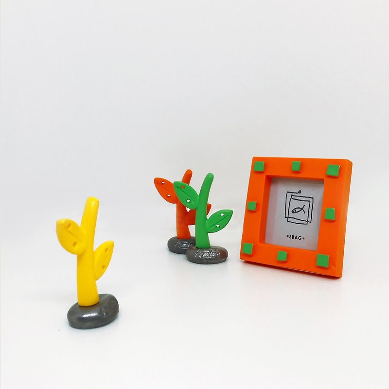 Square upright photo frame imported from Japan + small tree-shaped jewelry stand - Picture Frames - Other Materials Orange