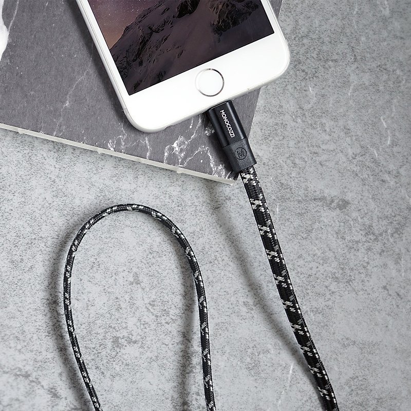 Motif | Apple Certified Braided USB Sync and Charge Flat Lightning Cable - 100cm - ที่ชาร์จ - กระดาษ สีดำ