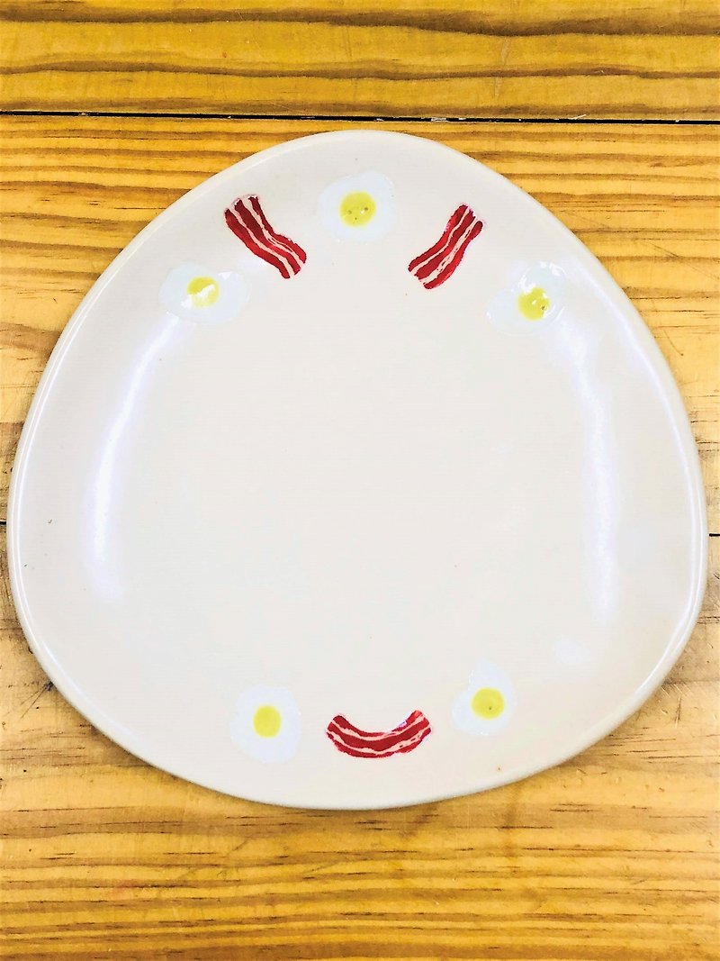 Out of print / small bacon egg triangle plate (20cm) - Plates & Trays - Pottery White