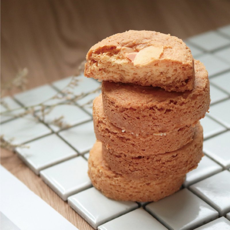 【Crispy and Crispy】Crispy Almond Chip Almond Cookies | 10pcs - ถั่ว - อาหารสด สีทอง