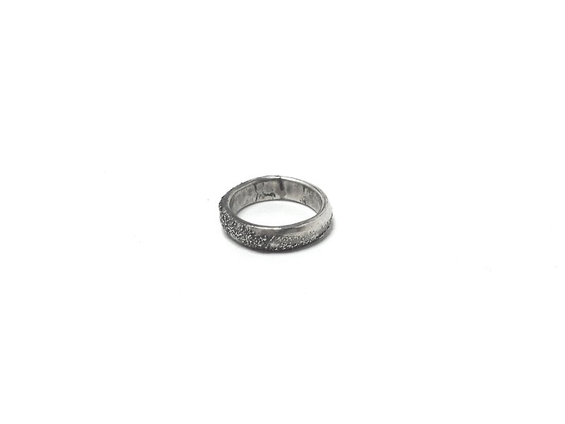 Clarice II·Silver Style Ring (Curved) | Clarice - แหวนทั่วไป - โลหะ สีเทา
