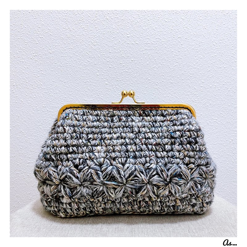 Hand-woven kiss lock bag Size L (black mixed thread) - Messenger Bags & Sling Bags - Other Metals 