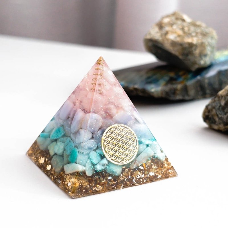 預訂【粉晶、天河石、藍玉髓】奧根水晶能量金字塔Orgonite 6x6 - 擺飾/家飾品 - 水晶 多色