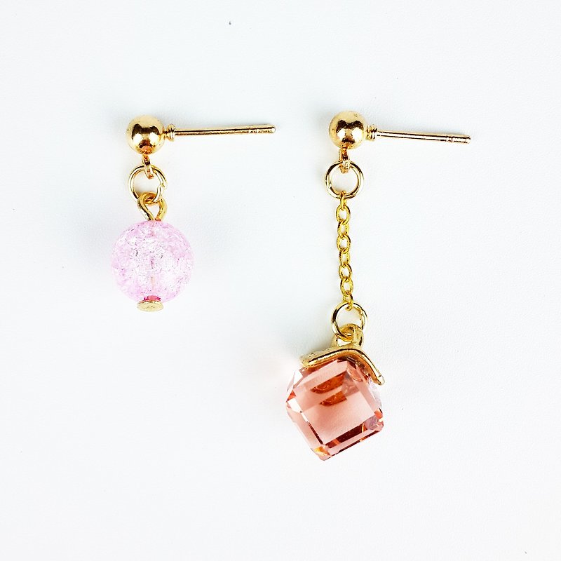 |夏日系列|夏日x方糖粉 粉色爆花水晶(耳環x手工製作x客製化。) - 耳環/耳夾 - 塑膠 粉紅色
