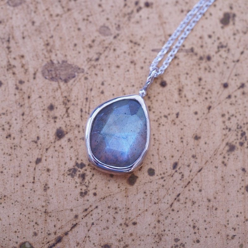 拉長石 鈣鈉斜長石 玫瑰切工 手工純銀項鍊 Labradorite Rose cut - 項鍊 - 半寶石 銀色