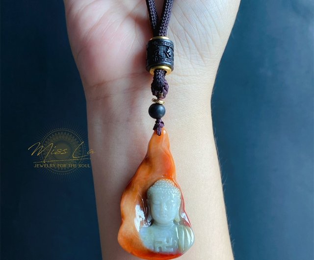 翡翠製 ？仏像 ネックレス