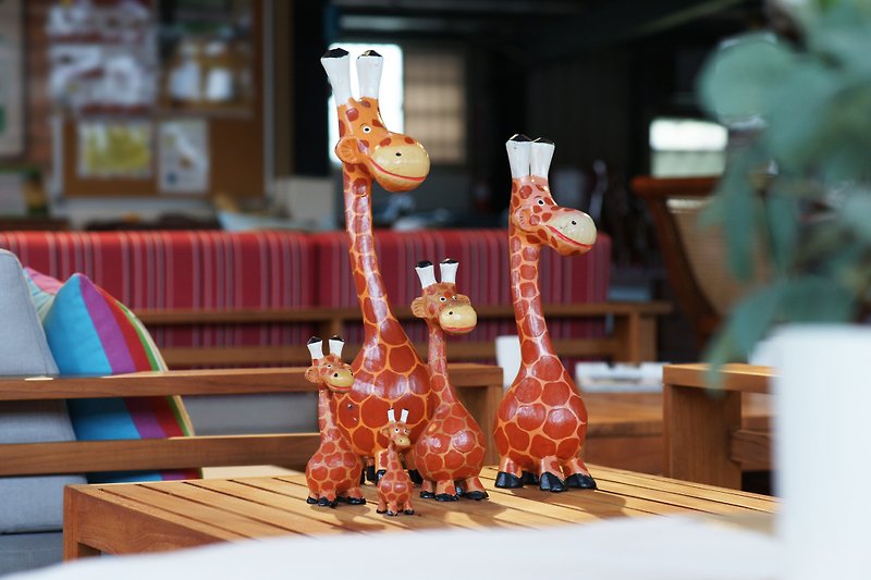 Giraffe family (woodwork)- 5 sizes - Items for Display - Wood Brown