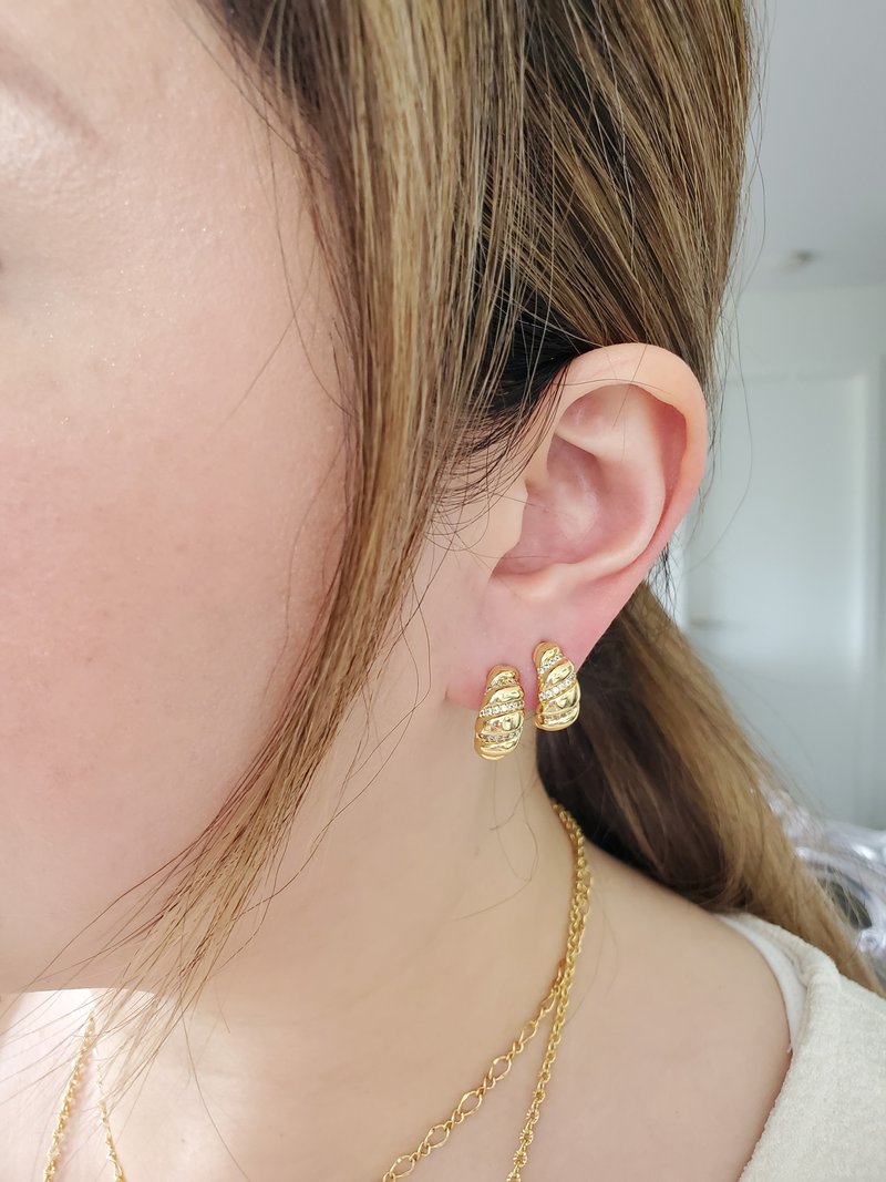 925 純銀耳針 鍍 18K金 耳環 ~ 麻花鑲鑽耳環 ~ 螺紋耳環 - 耳環/耳夾/耳骨夾 - 純銀 金色