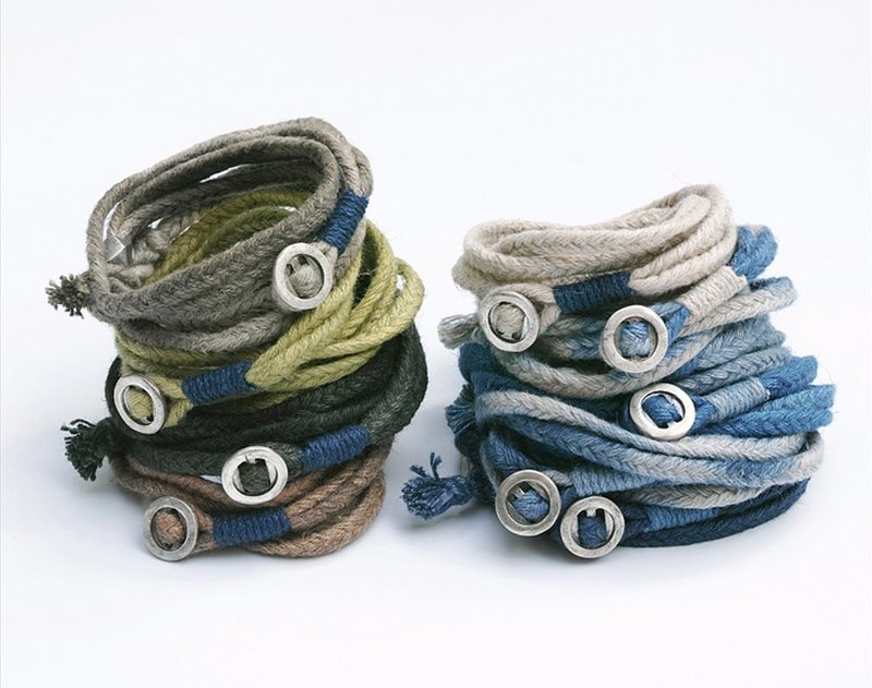 Handmade Plant-dyed Silver Linen and Linen Five-Strand Braided Bracelet Necklace - สร้อยข้อมือ - เงิน หลากหลายสี