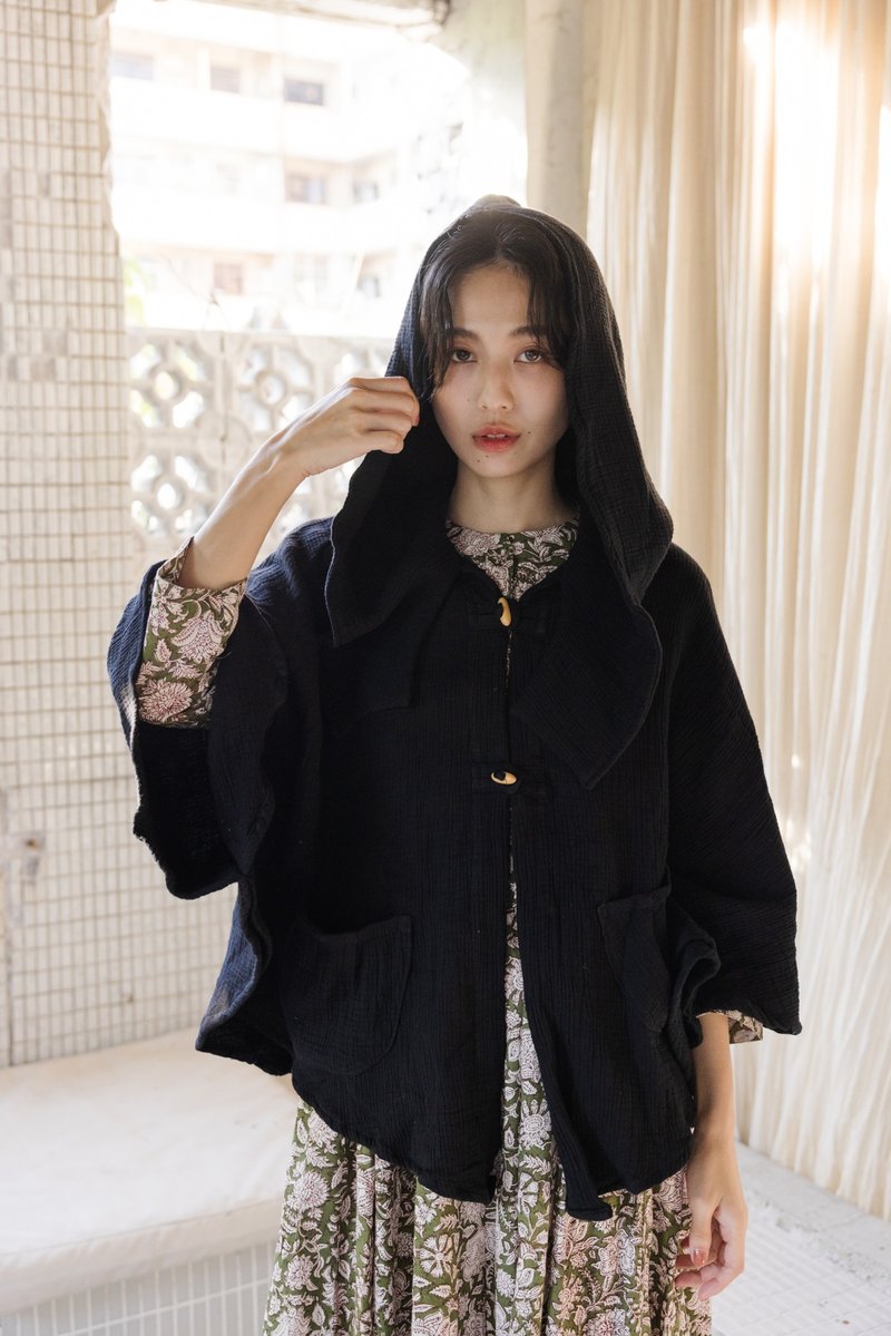 清邁純棉木扣斗篷外套_黑 - 女大衣/外套 - 棉．麻 黑色