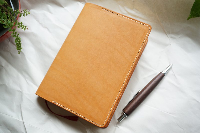 on-line. Hand-sewn leather book cover (A6) Book jacket materials include video instruction - เครื่องหนัง - หนังแท้ 