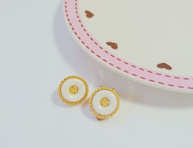 Earrings / ear clip / clip-on earrings white Sweet Garden - Earrings & Clip-ons - Acrylic Multicolor