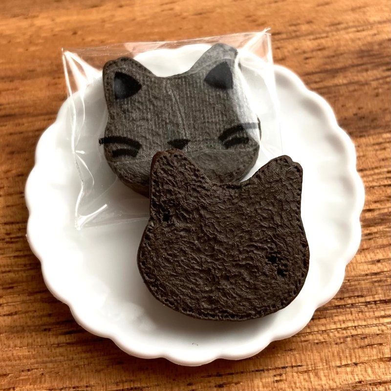 Cat bread (chocolate) - Other - Clay Brown