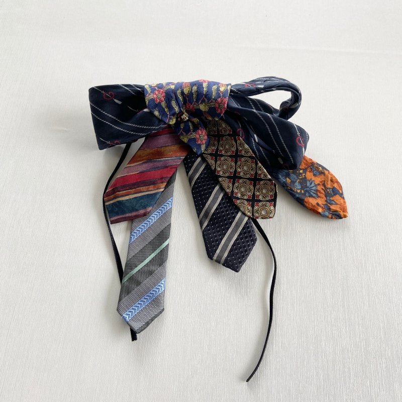 Upcycled Necktie Corsage - Blue Tones - One of a Kind - เข็มกลัด/ข้อมือดอกไม้ - วัสดุอื่นๆ สีน้ำเงิน