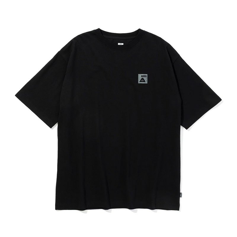 日本限定 POLER SUMMIT RELAX FIT TEE 經典LOGO舒適寬版短T / 黑 - 男 T 恤 - 棉．麻 黑色
