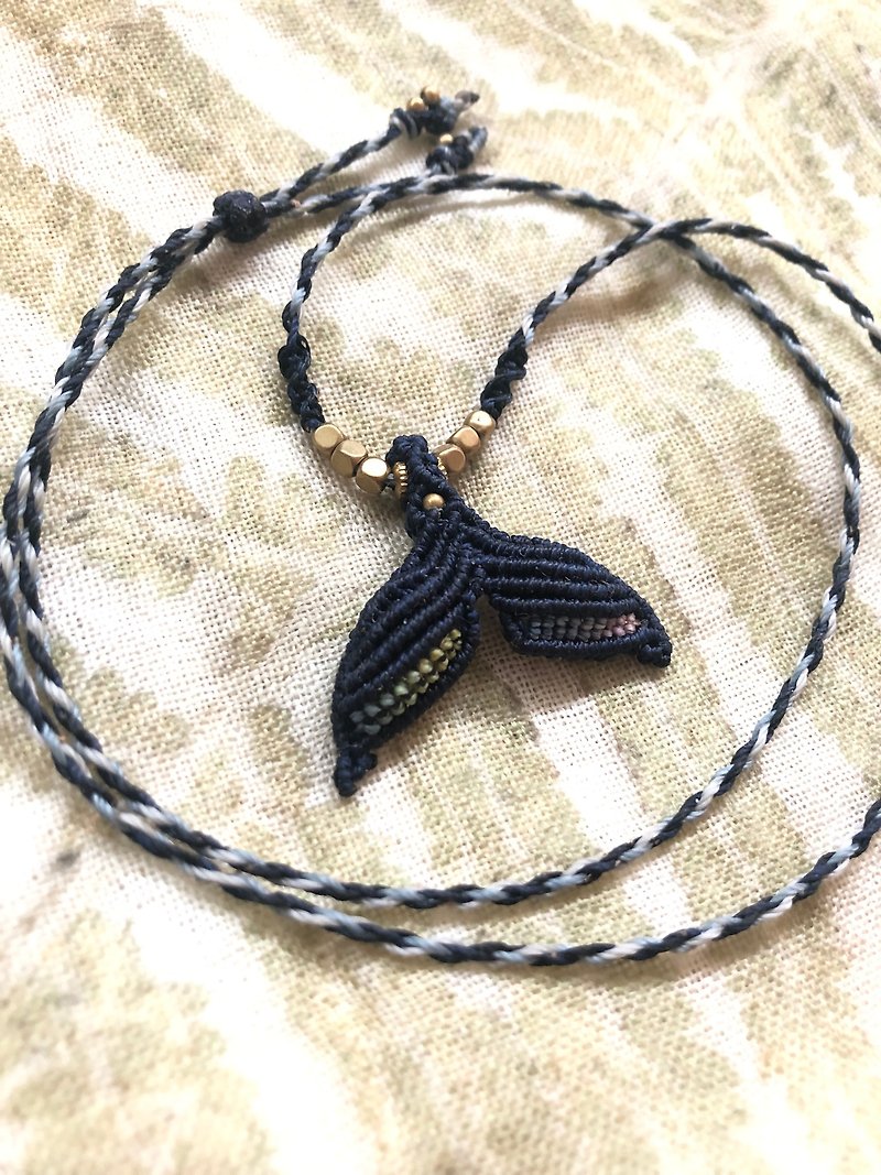Whale God-Whale Tail Braided Necklace - สร้อยคอ - งานปัก สีน้ำเงิน