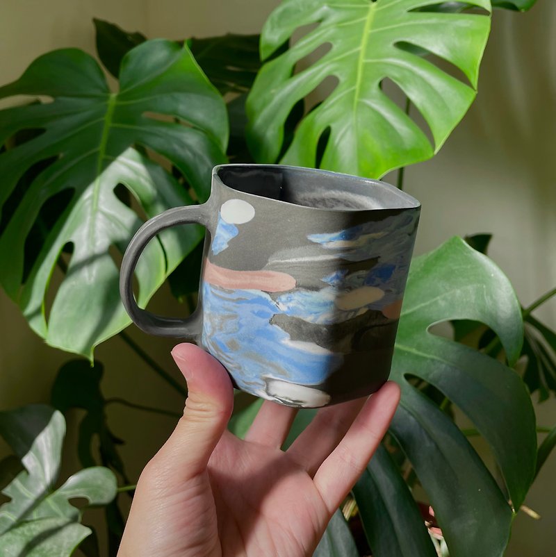 Black-Current Hexagon Mug - Mugs - Porcelain 
